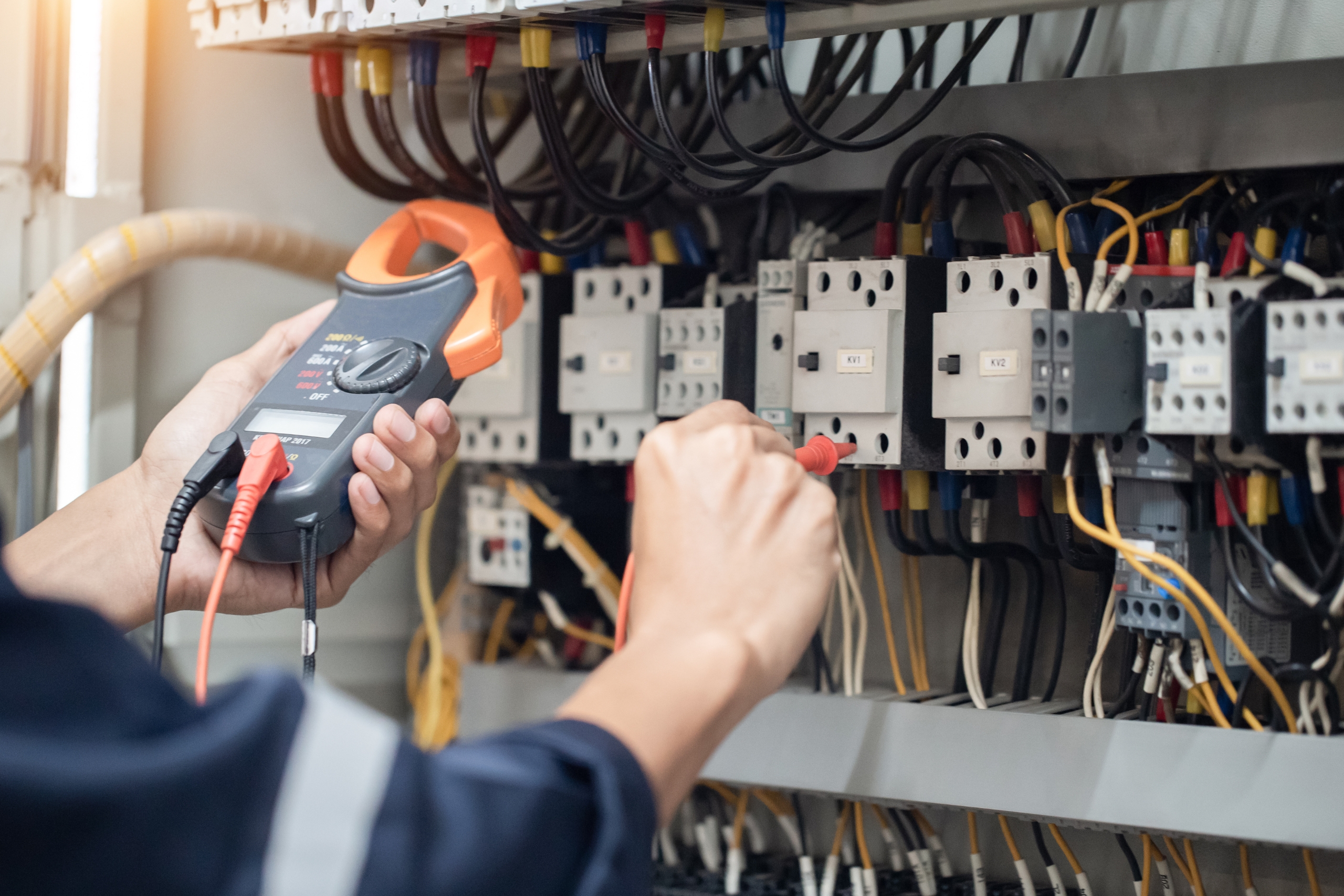 What Jobs Can an Electrician Do in Bristol, TN